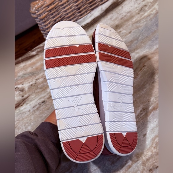 Women’s VIONIC Roxan rose leather sneakers. Size 8.5 - Picture 7 of 8